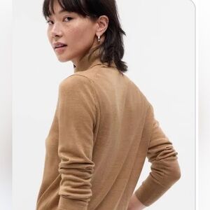 GAP Women's Tan Turtleneck Sweater 100% Merino Wool XS Petite